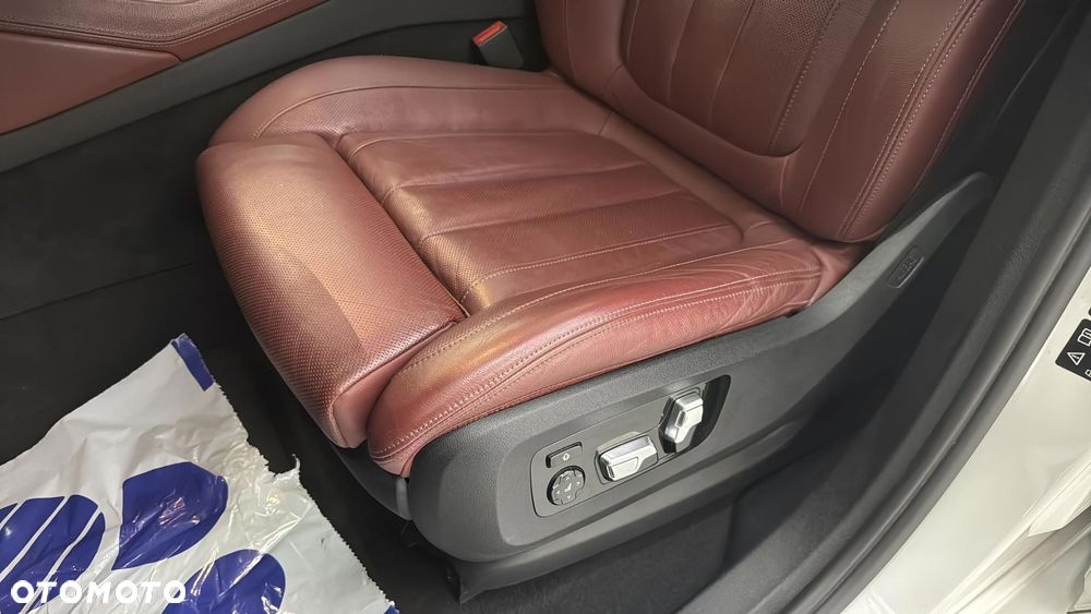 BMW X6 xDrive40d mHEV - 13