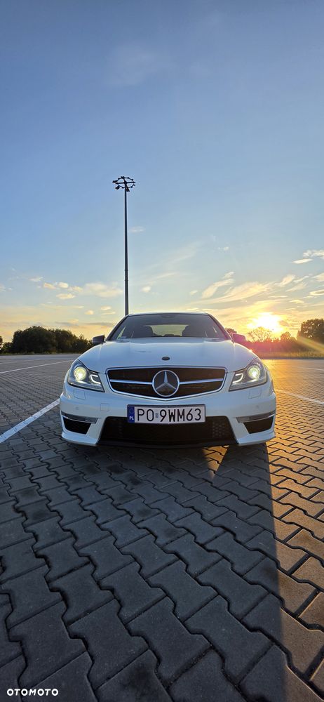 Mercedes-Benz Klasa C 63 AMG - 24