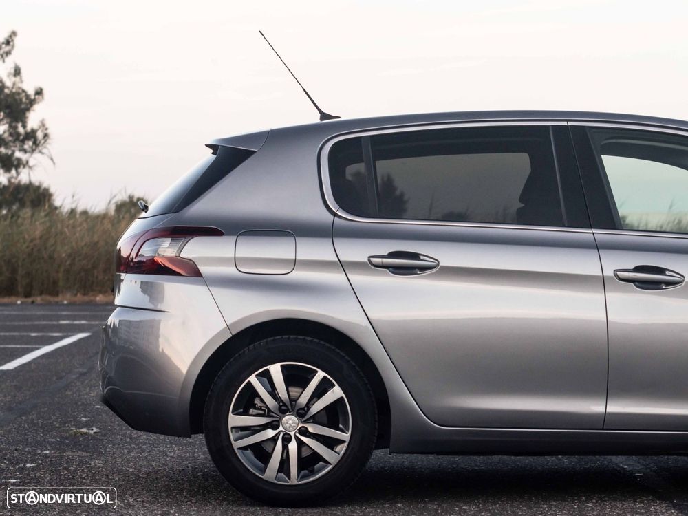 Peugeot 308 1.2 PureTech Allure Pack EAT8 - 14