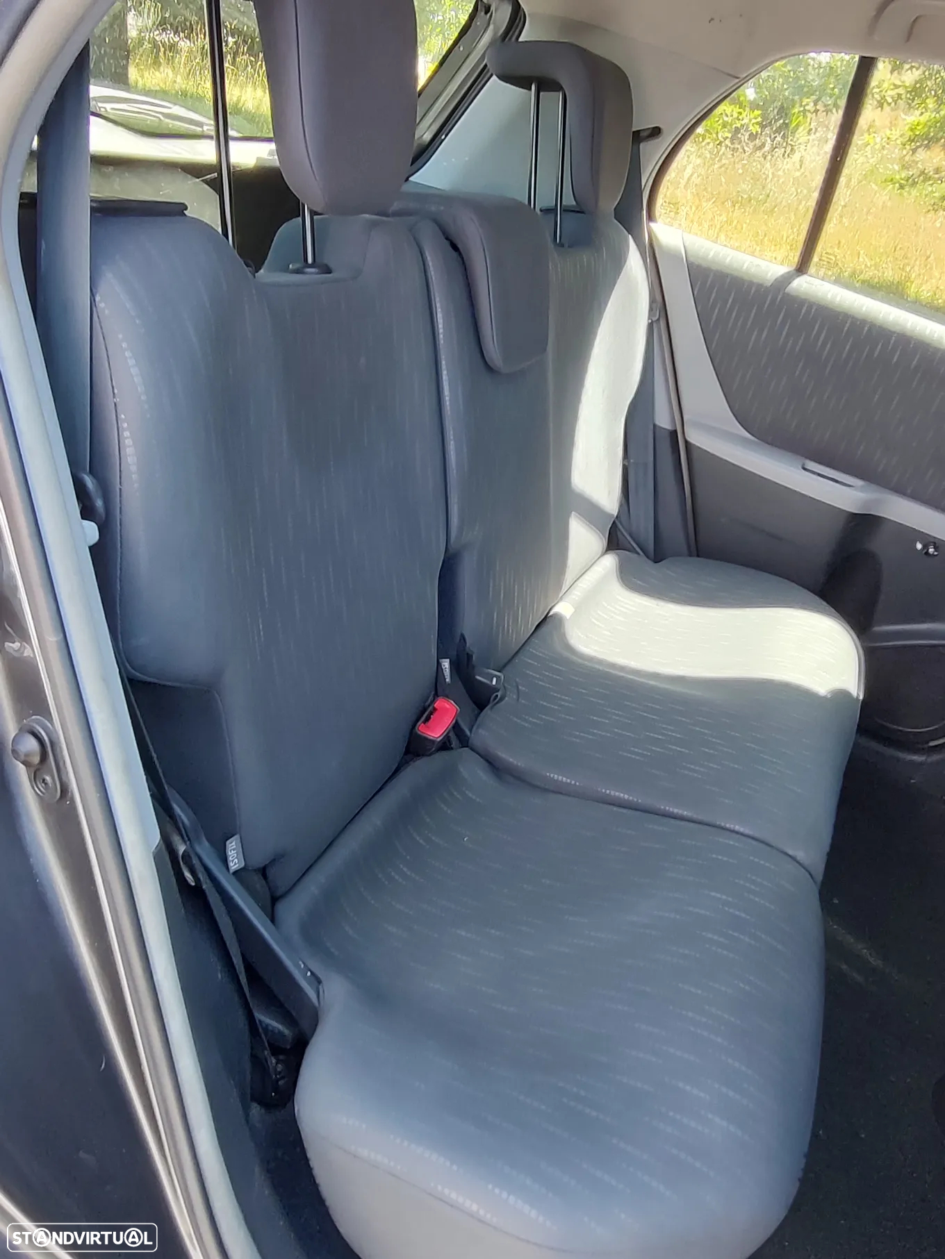 Toyota Yaris 1.4 D-4D Sol High Pack MM - 9