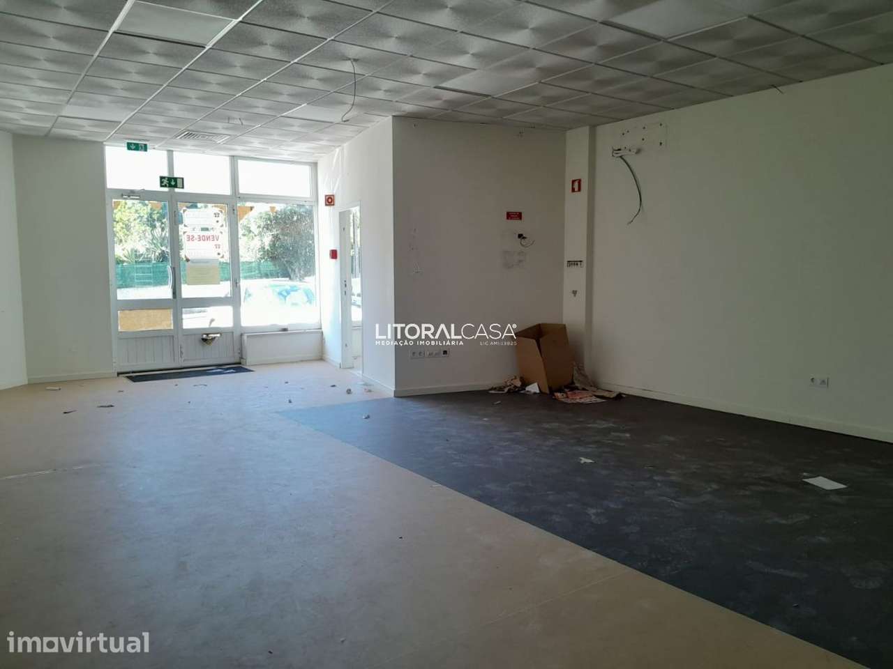 Loja no centro de Oia com 183,7m2 e garagem - Grande imagem: 2/17