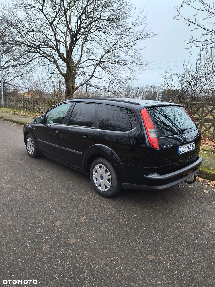 Ford Focus 1.8 FF Ambiente - 6