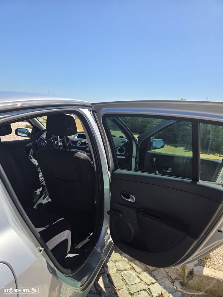 Renault Clio 1.2 TCE Dynamique S - 11