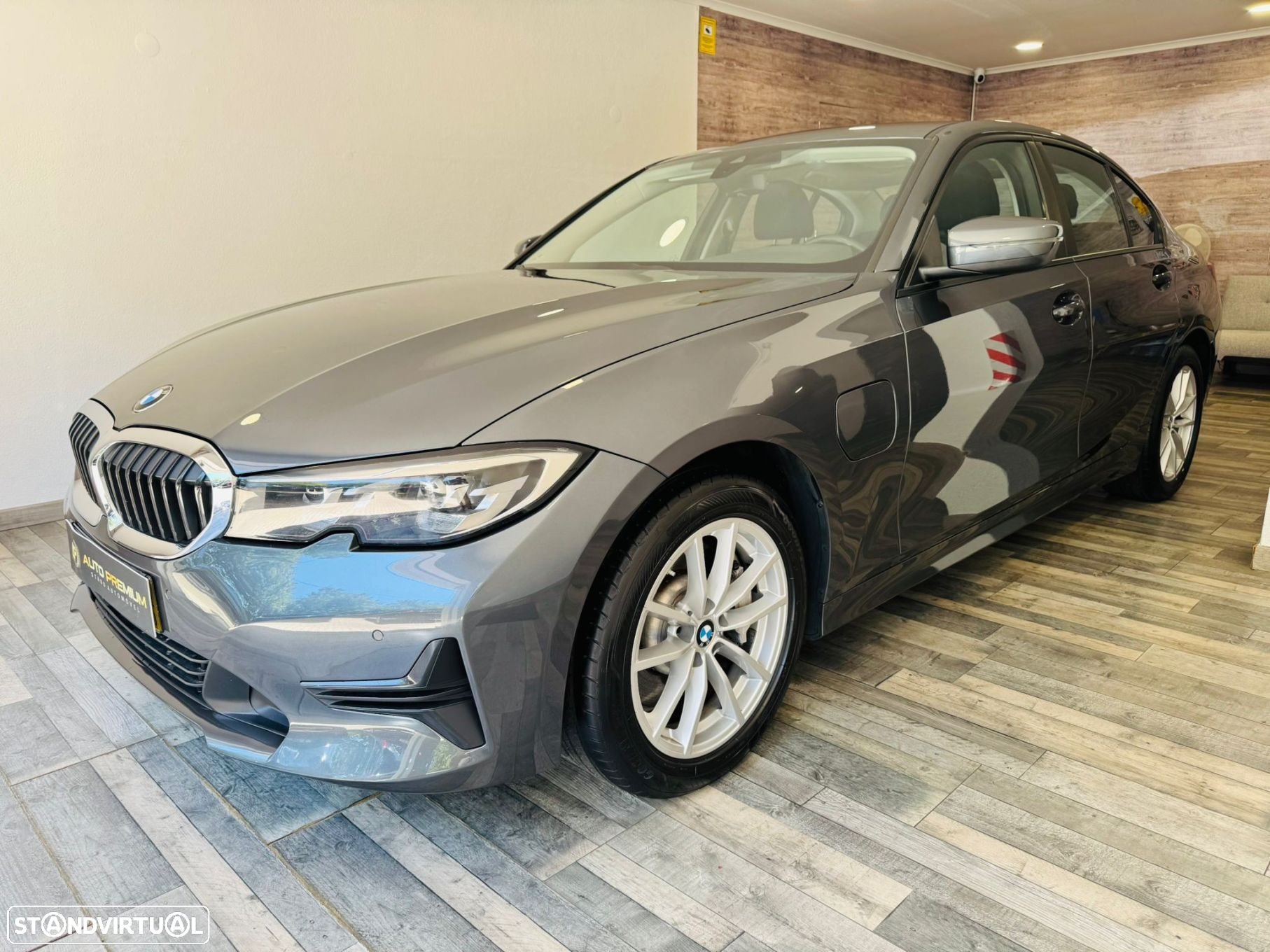 BMW 330 e iPerformance Line Sport - 3