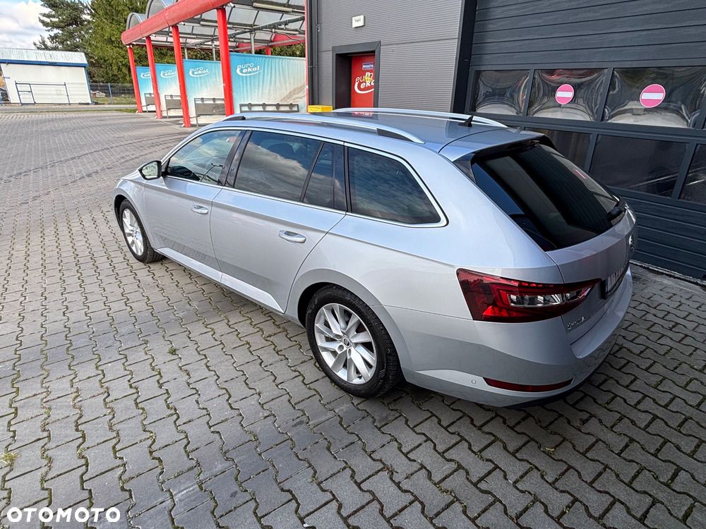 Skoda Superb 2.0 TDI DSG Style - 30