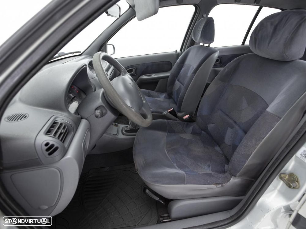 Renault Clio - 7