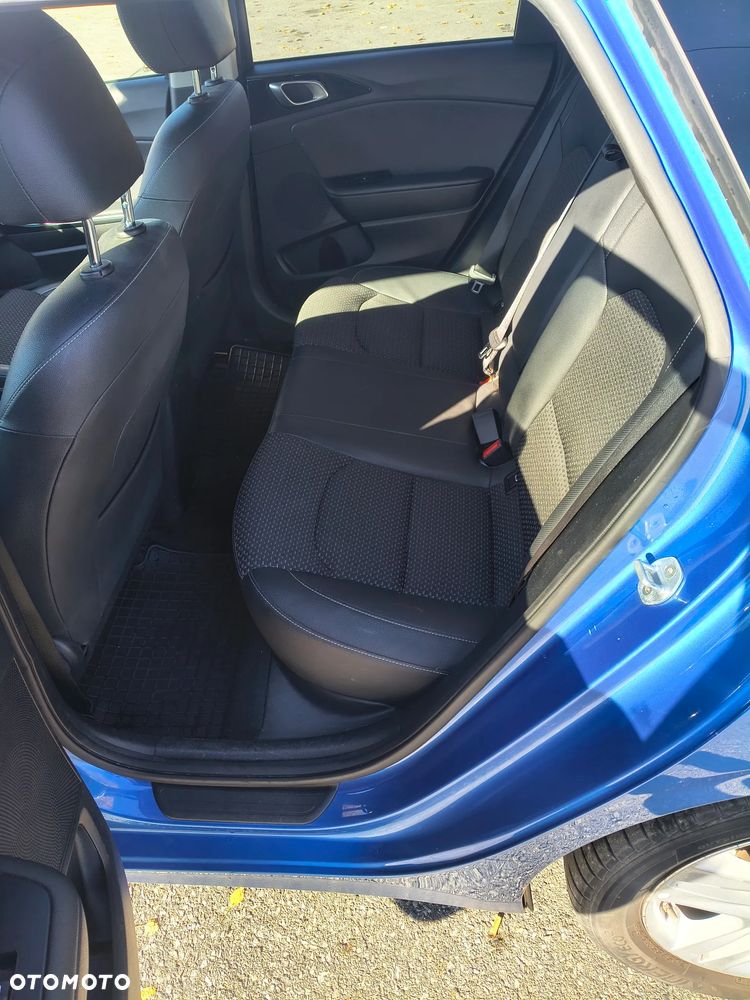 Kia Ceed - 12