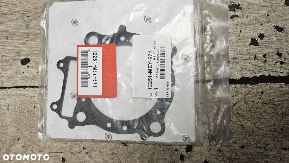 Uszczelka pod głowicę Honda CRF 450  12251-MEY-671 - 4