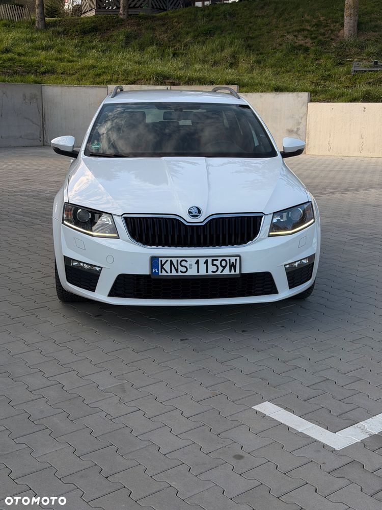 Skoda Octavia 2.0 TDI DSG RS - 2
