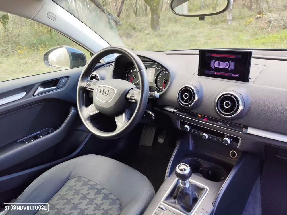 Audi A3 Limousine 1.6 TDI Business Line Attraction - 21