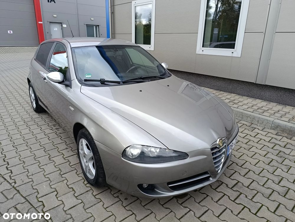Alfa Romeo 147 1.6 ECO Sportiva - 2