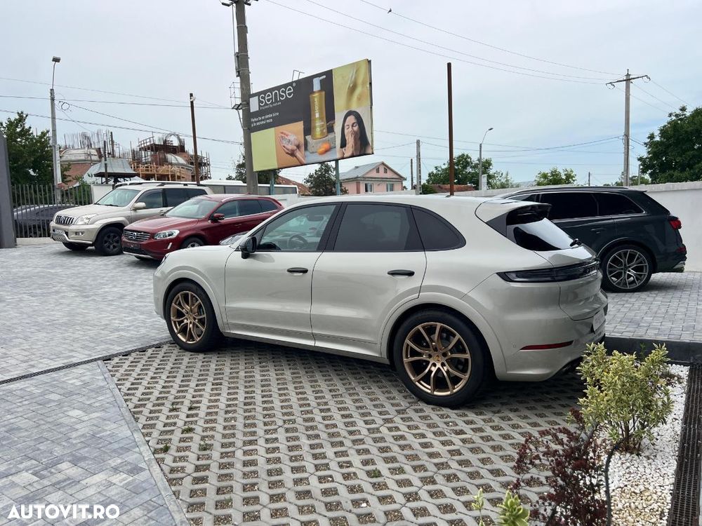 Porsche Cayenne - 8