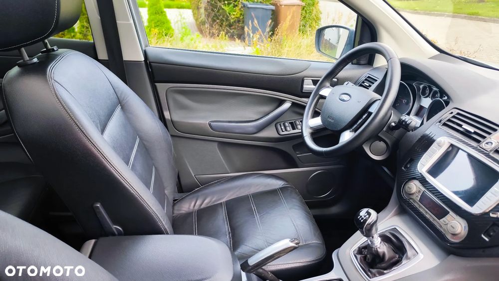 Ford Kuga 2.0 TDCi 4x4 Titanium - 34