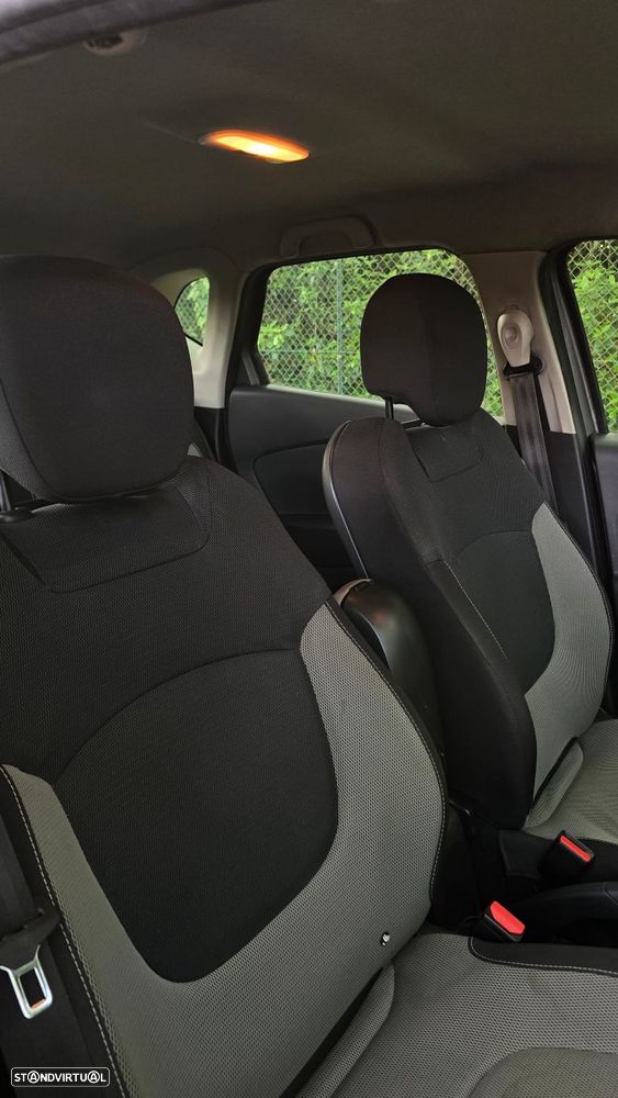 Renault Captur 1.5 dCi Exclusive - 11