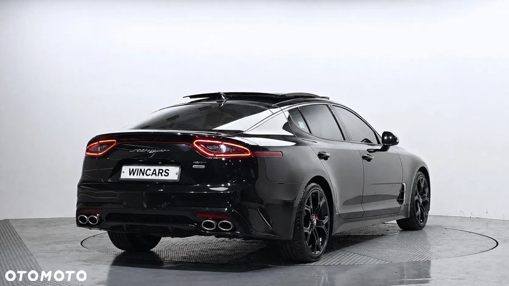 Kia Stinger - 4