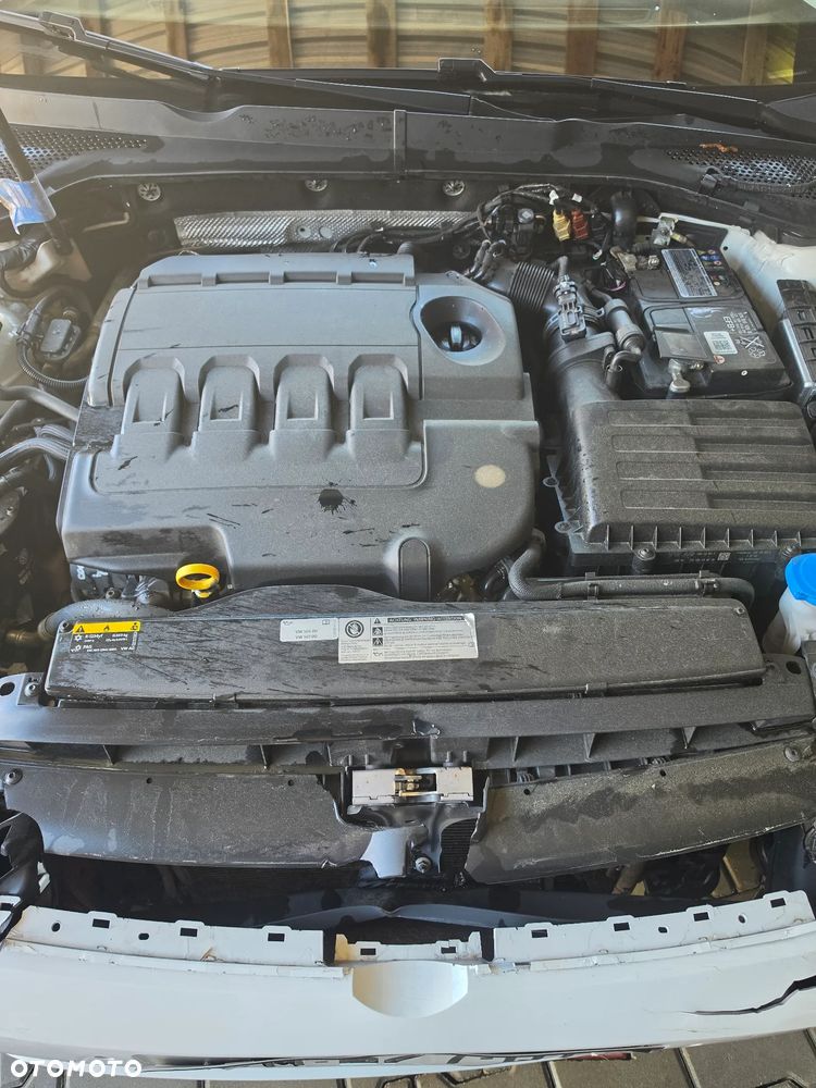Volkswagen Golf 1.6 TDI SCR IQ.DRIVE - 14