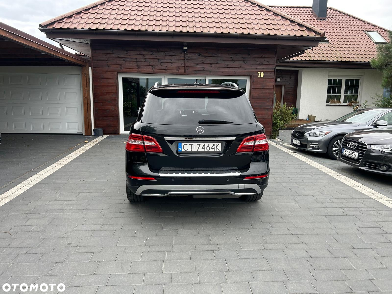 Mercedes-Benz ML 350 BlueTec 4-Matic - 4