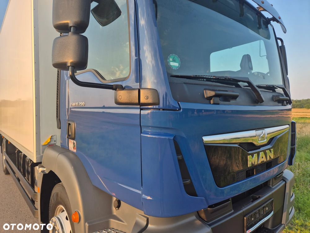 MAN TGM 18.290 Thermo King T-800r 2 zbiorniki z Niemiec 7.3m / 18 palet / winda i drzwi / OKAZJA - 19