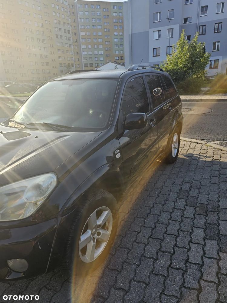 Toyota RAV4 2.0 D-4D 4x4 - 5