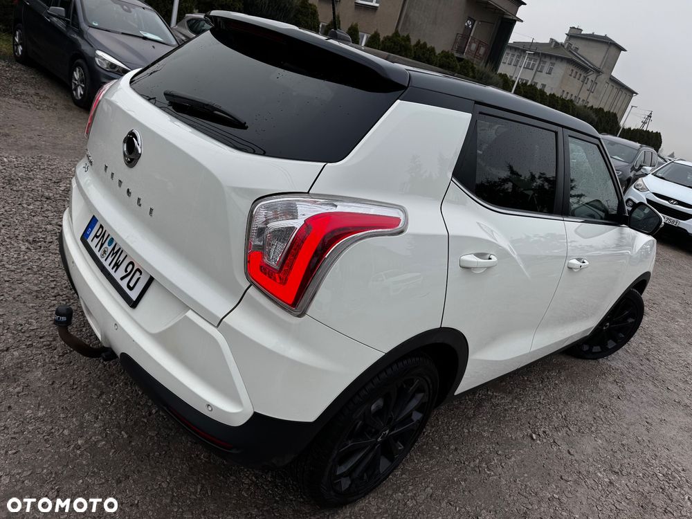 SsangYong/KGM Tivoli e-XGi 160 2WD Black+White - 22