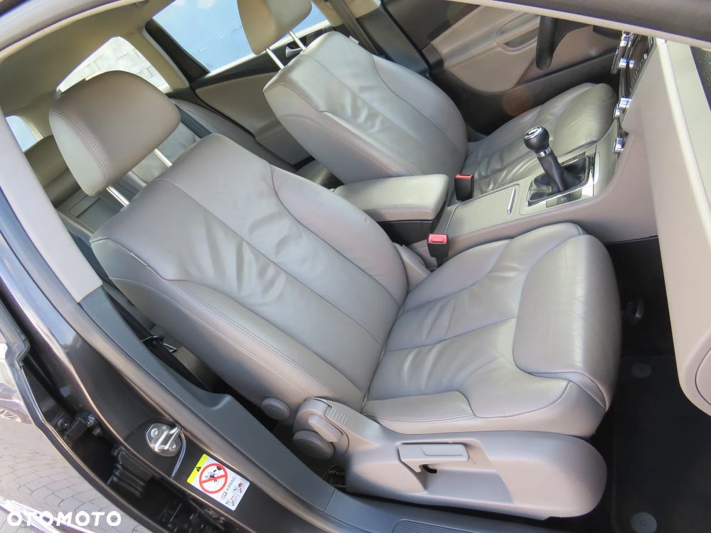 Volkswagen Passat Variant 1.6 TDI BlueMotion Technology Comfortline - 38