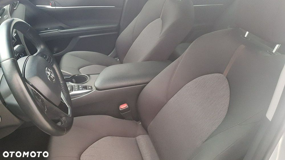 Toyota Camry - 16
