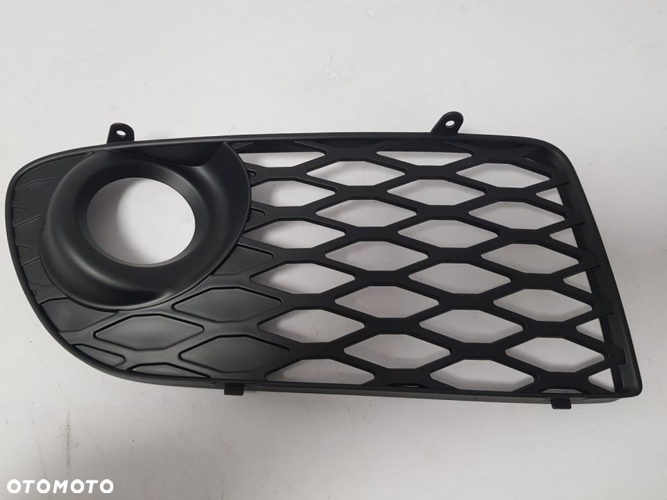 AUDI RS4 A4 B5 ATRAPA KRATKA PRAWA ZDERZAKA POD HALOGEN NOWA 8D0807346Q - 2