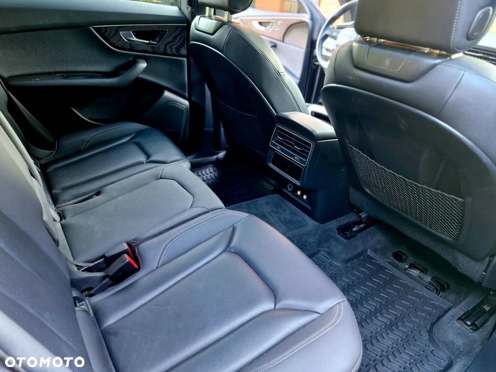 Audi Q8 55 TFSI mHEV Quattro Tiptronic - 32