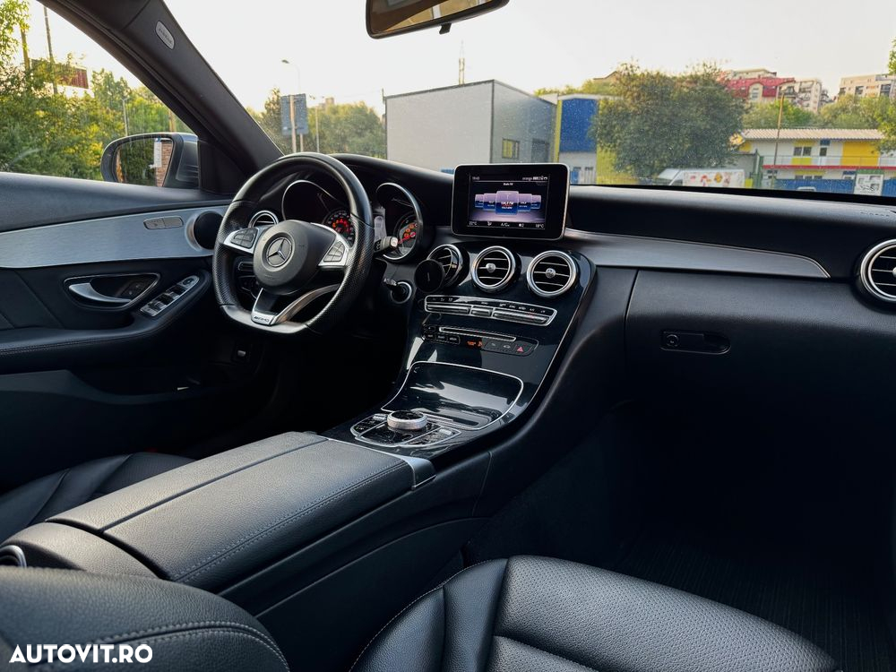 Mercedes-Benz C - 12