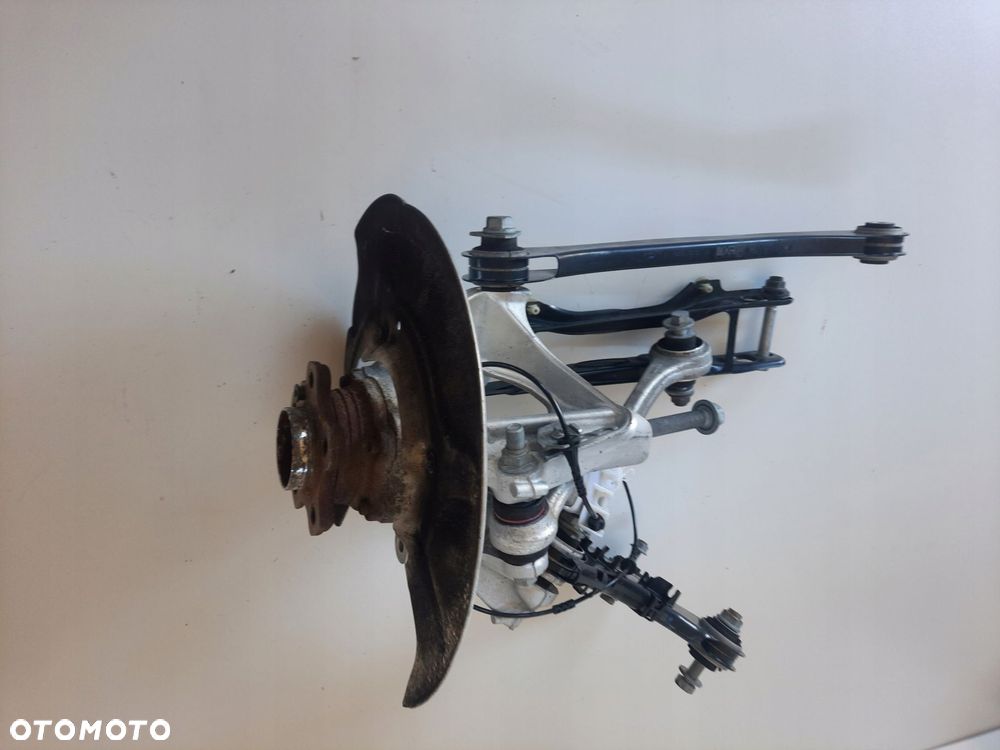 bmw g70 zwrotnica wahacze piasta prawy tyŁ 6898352