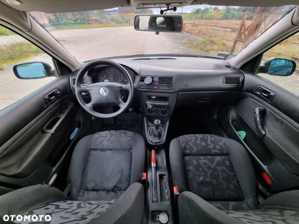 Volkswagen Bora Variant 1.6 - 8