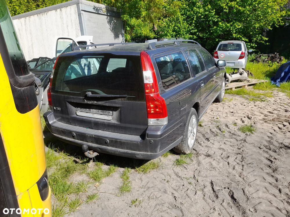 VOLVO V70   lampa lewa tylna górna - 6