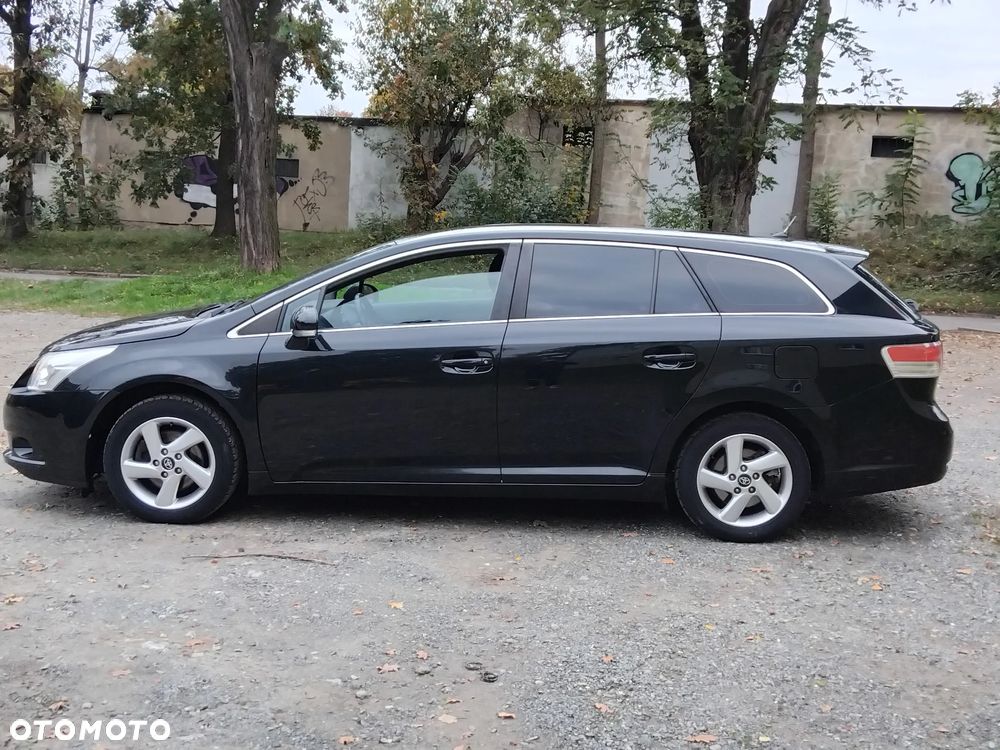 Toyota Avensis 1.8 Sol NAVI - 6