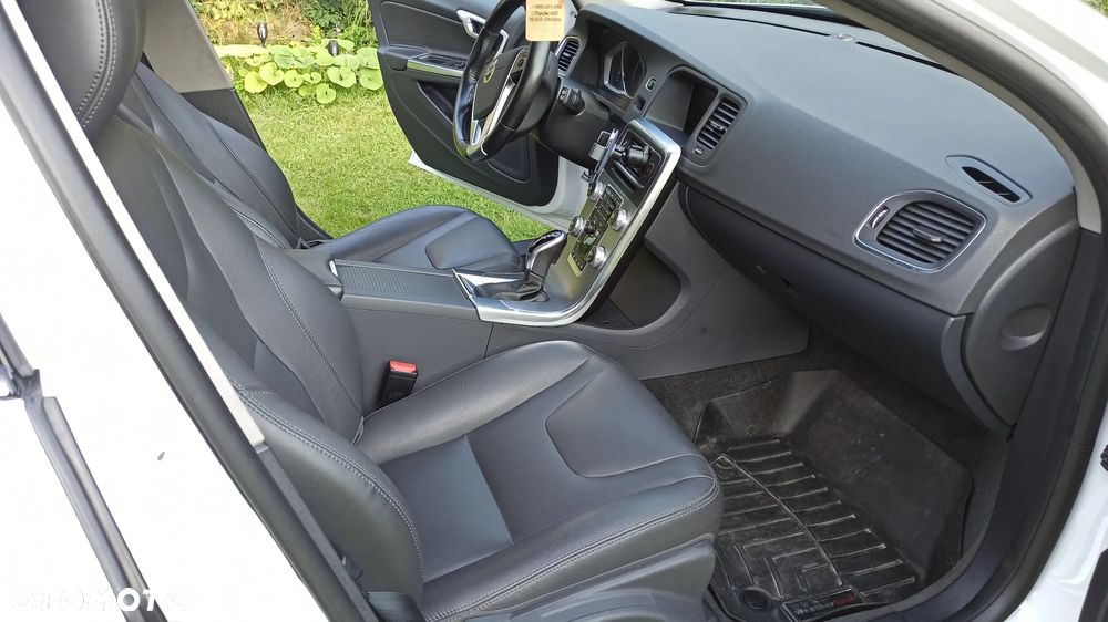 Volvo V60 T5 AWD Geartronic Momentum - 11
