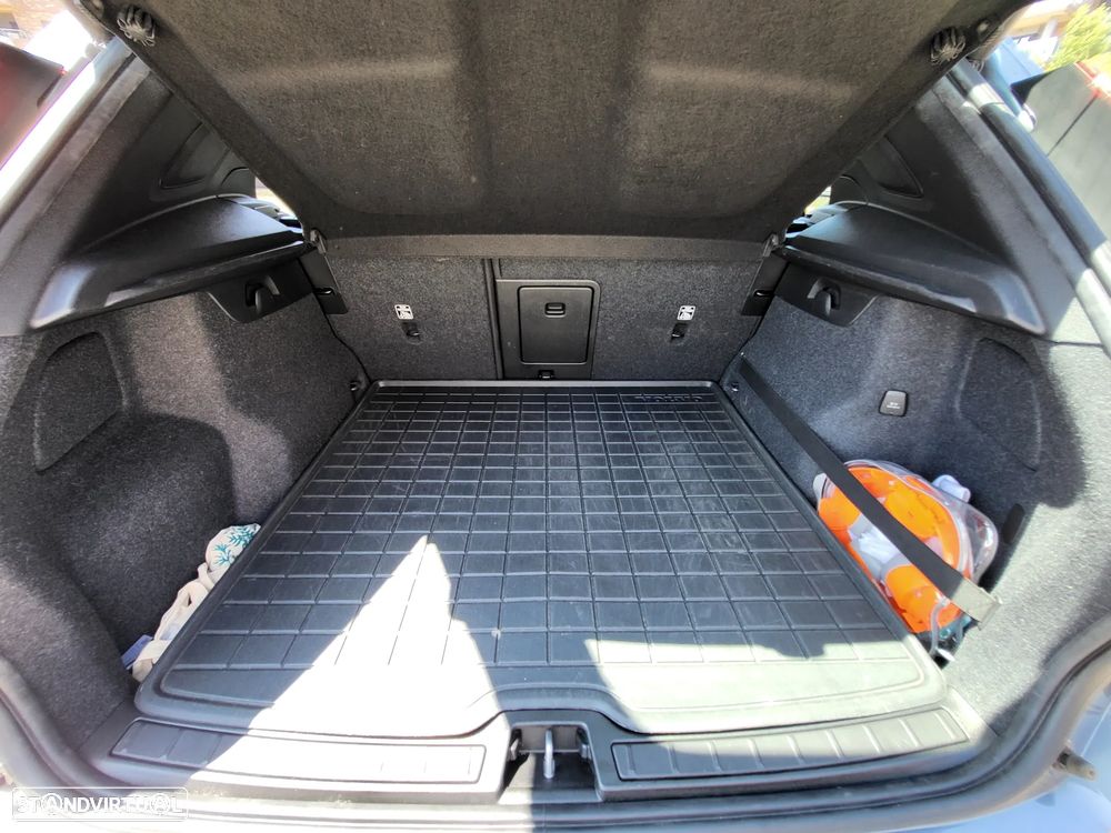 Volvo XC 40 1.5 T3 Tech Edition - 30