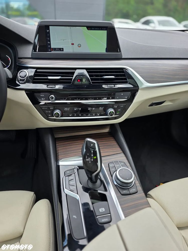 BMW Seria 5 520d Sport Line sport - 25