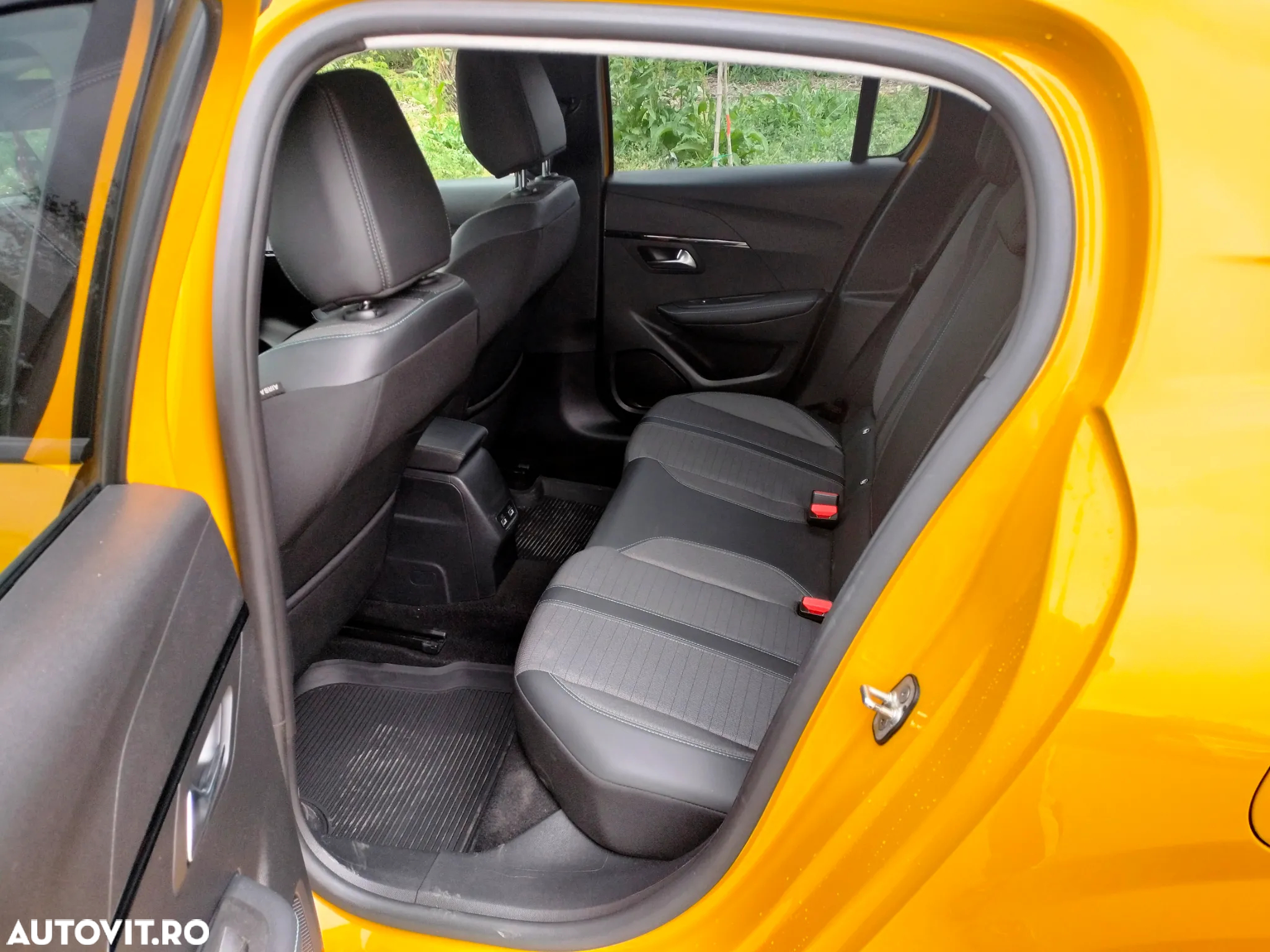 Peugeot 208 1.2 L PureTech STT Active Pack - 12