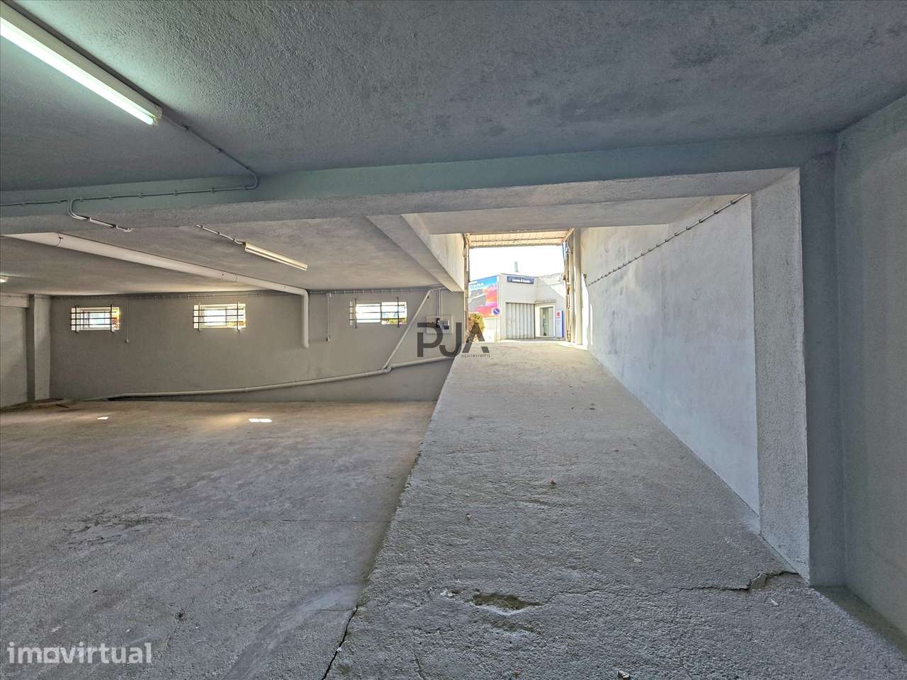 Garagem / Lugar de Estacionamento / Armazém /Arrumos no Bairro de Sant - Grande imagem: 4/10