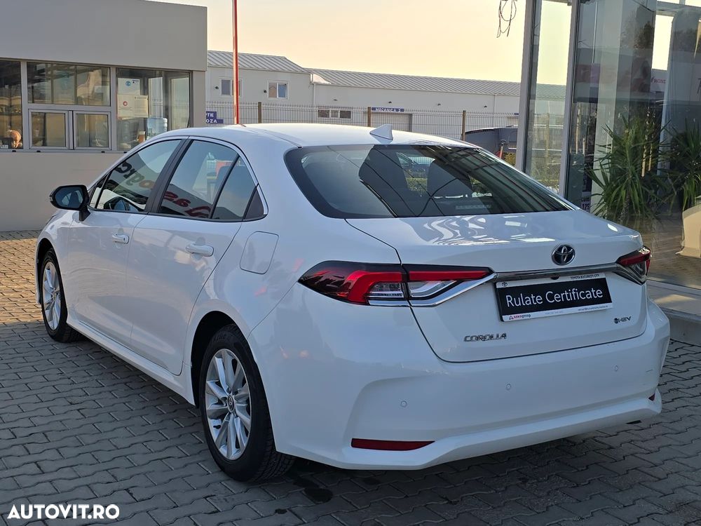 Toyota Corolla 1.8 HSD Business - 6