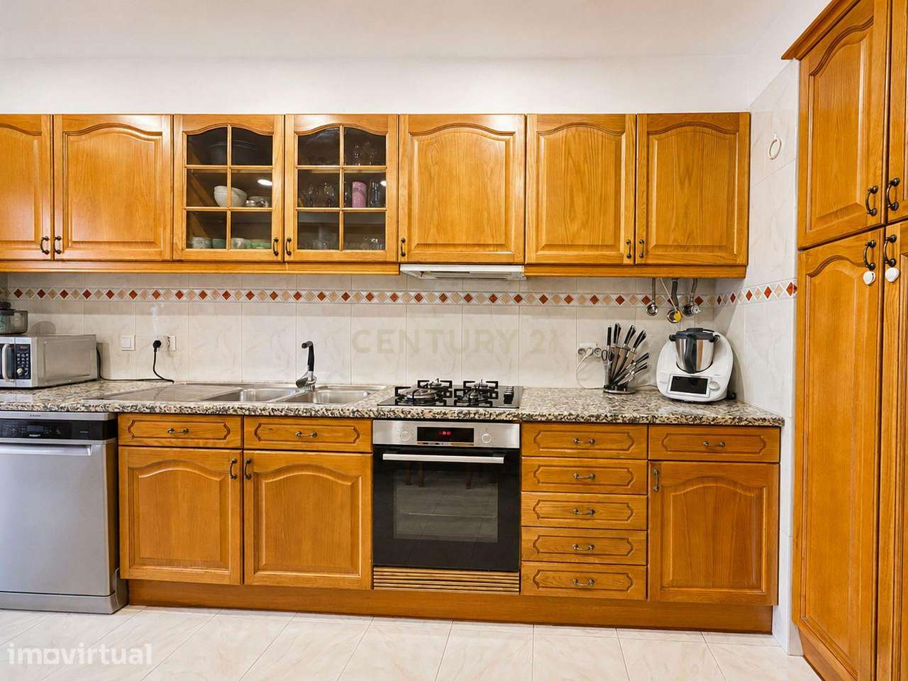 Apartamento T2 com Varanda na Tapada das Mercês, Mem Martins - Grande imagem: 3/32