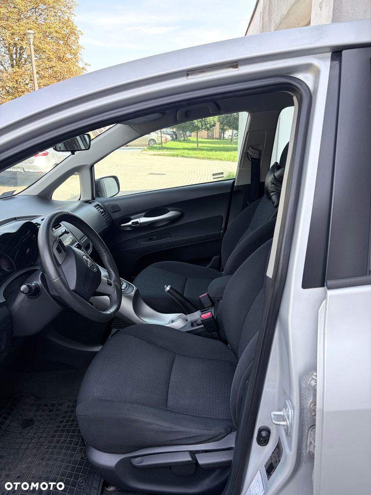 Toyota Auris - 13