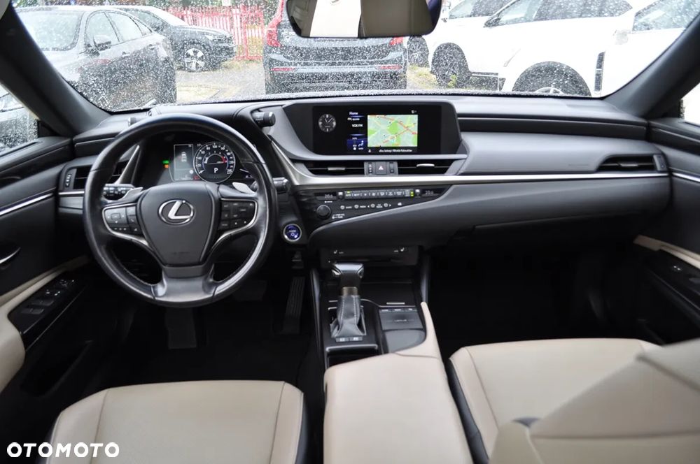 Lexus ES 300h Business Edition + - 22