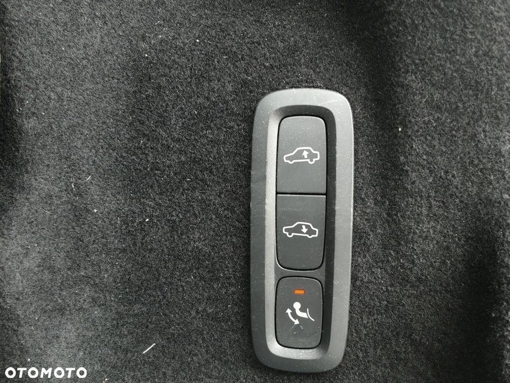 Volvo XC 60 - 8