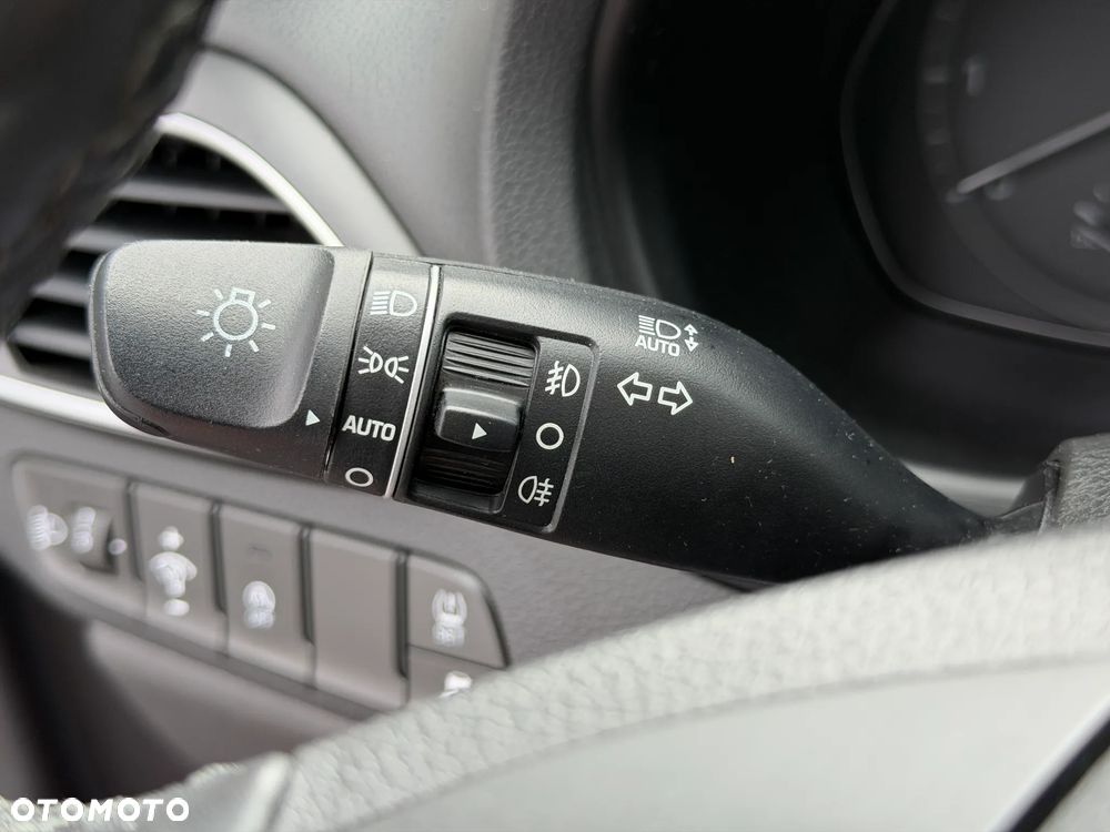 Hyundai i30 1.5 DPI Classic + - 17