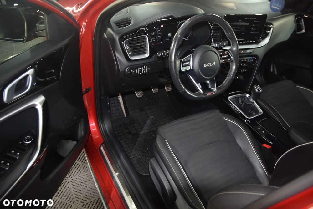 Kia ProCeed 1.5 T-GDI GT Line - 17