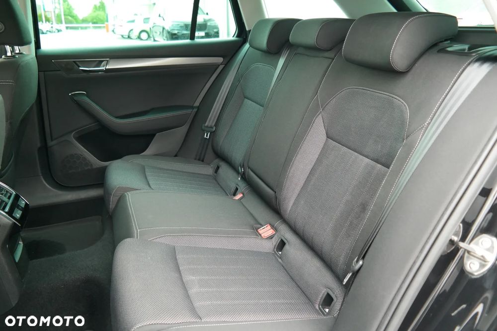 Skoda Superb 2.0 TDI SCR 4x4 Style DSG - 13