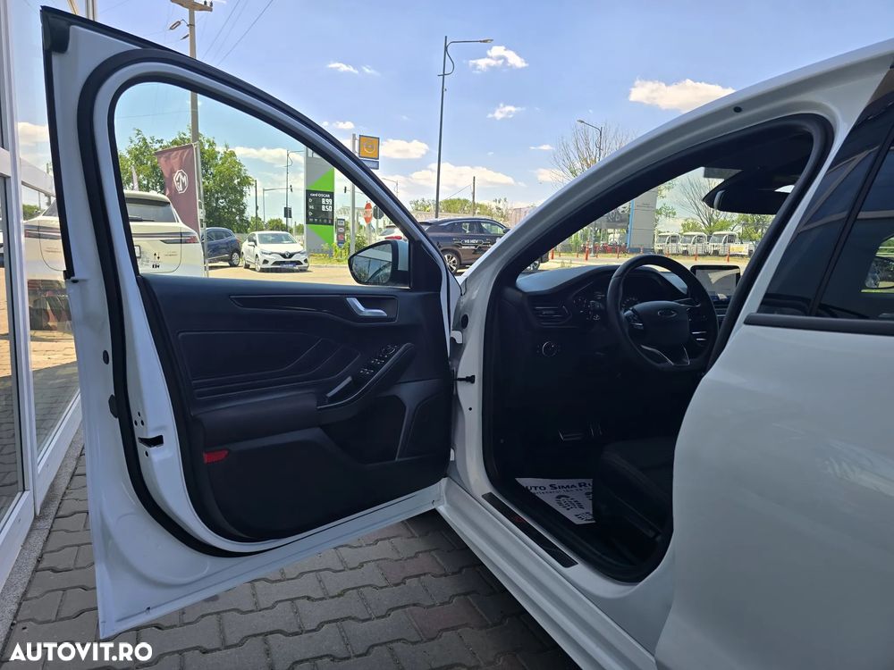 Ford Focus 1.5 EcoBoost ST-Line - 16