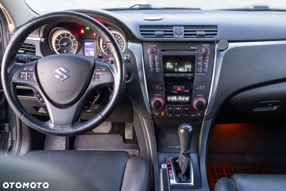 Suzuki Kizashi 2.4 Sport 4WD CVT - 13