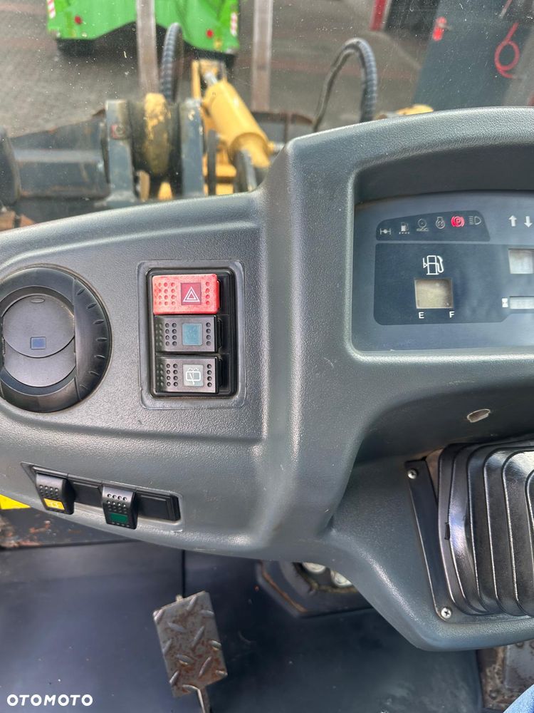 Komatsu WA 80 - 18