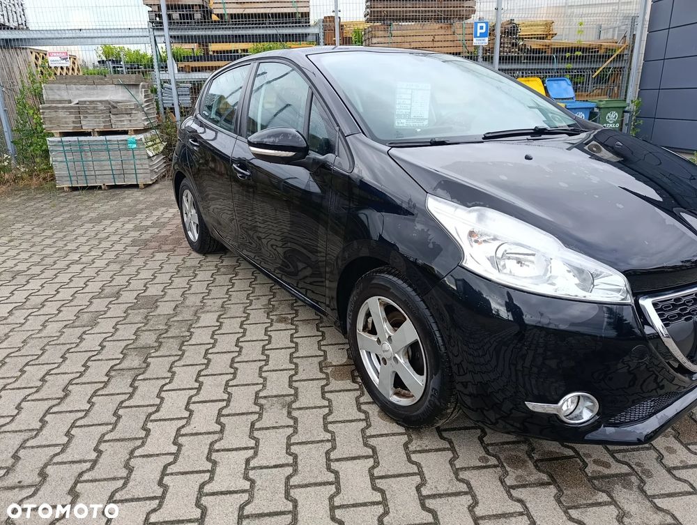 Peugeot 208 82 VTI Allure - 6